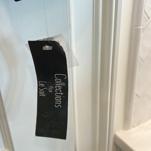 Collections for Le Suit NWT Black Lined Fitted Blazer w/ Front Pockets sz10 NWT - Picture 5 of 11